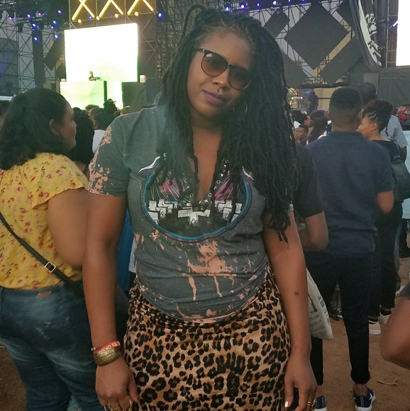 MEET THE POSHER! - Picture 3 of 8